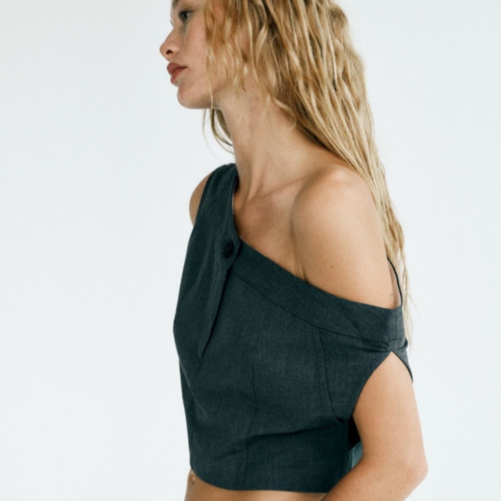 Zara Asymmetrical / One-Shoulder Gray Top (like the top of a skirt or pant) XS - Picture 6 of 8
